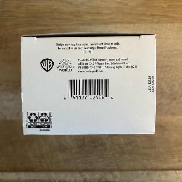 Hallmark  Madam Malkin's Robes For All Occasions -‎ Harry Potter Ornament 2024 - Picture 11 of 16